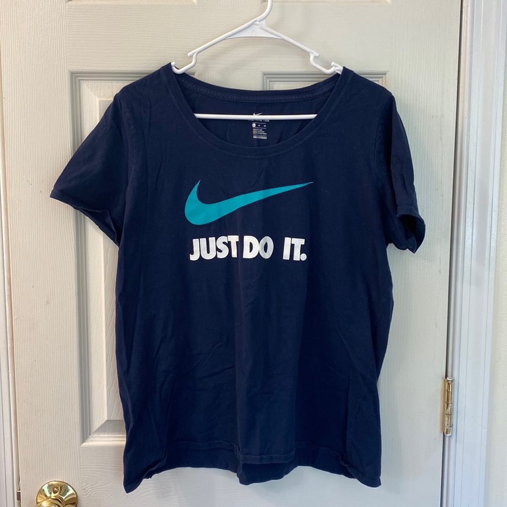 Women’s Nike Navy Blue Short Sleeve Tee - Size XL